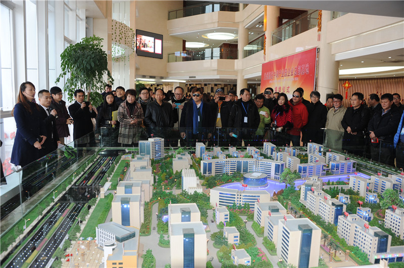 ��������esball��ҵ�ܲ����ء������������к���ҵ԰����ҵ�ܲ����ؽ���