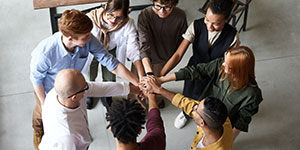 ���Ϊesball������Ե��esballΪ��ᴴ����ֵ�����г�Ӫ��Ϊ��ͷ��Ϊ�г��ṩһ����Ʒ�����г������������������������ҵ���ж��������֪��Ļر��ذ�Ա�����������ε���ҵ����ʱ���Ľ����������Ŷ���������..