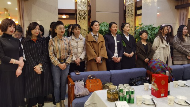 ����esball���ž��С���?�ˡ���Ů�������˶�