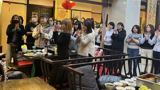 ����esball���ž��С���?�ˡ���Ů�������˶���